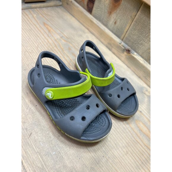 C7 Crocs Bayaband Sandals Kids Grey/Green - Picture 2 of 6